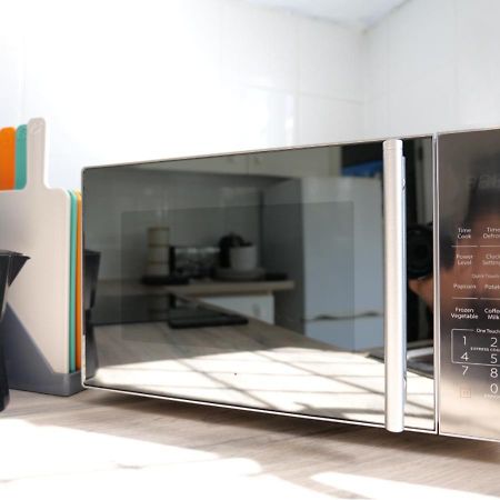 Modern Spark Home With Parking, Garden, Wi-Fi Birmingham Eksteriør billede