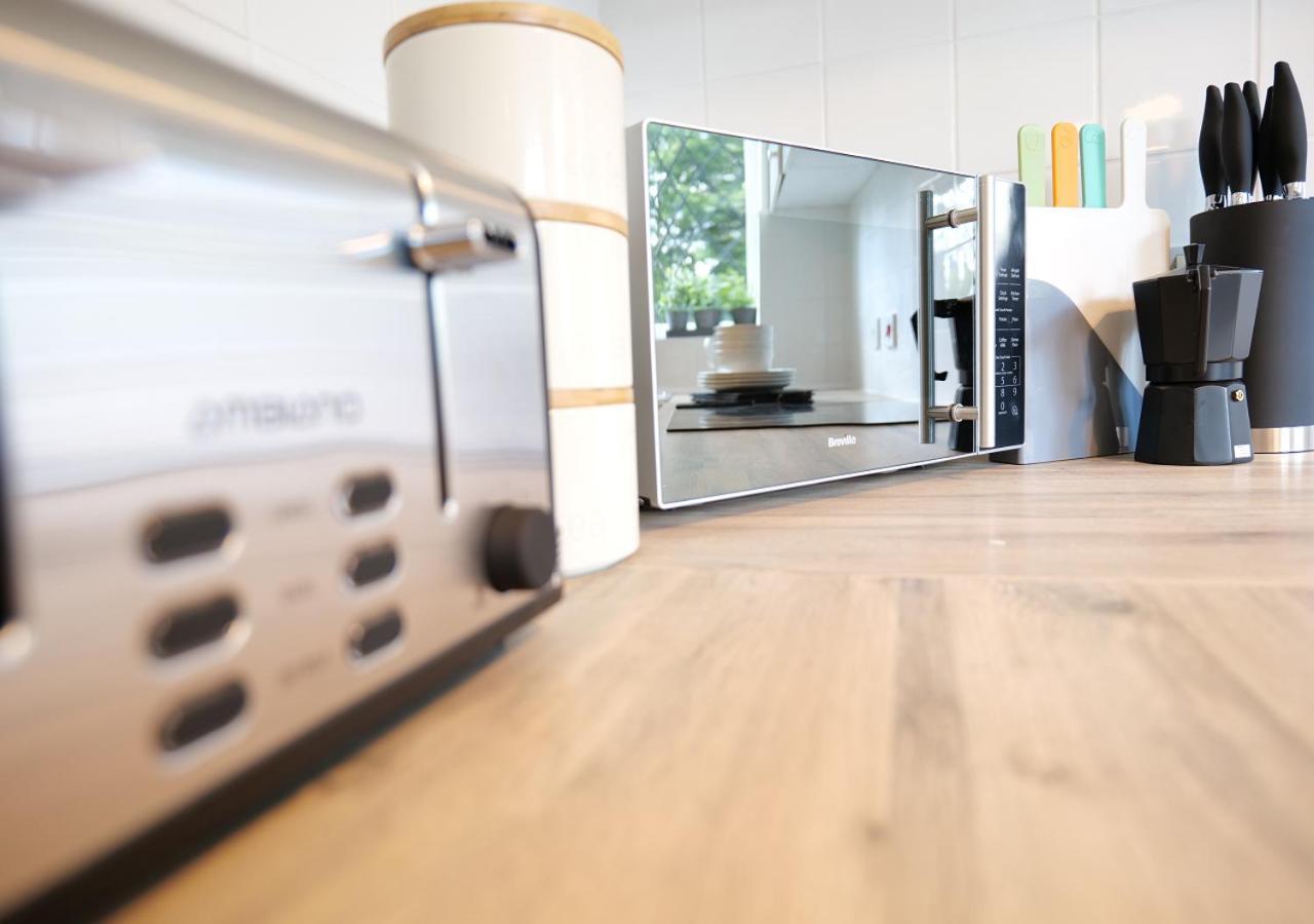 Modern Spark Home With Parking, Garden, Wi-Fi Birmingham Eksteriør billede