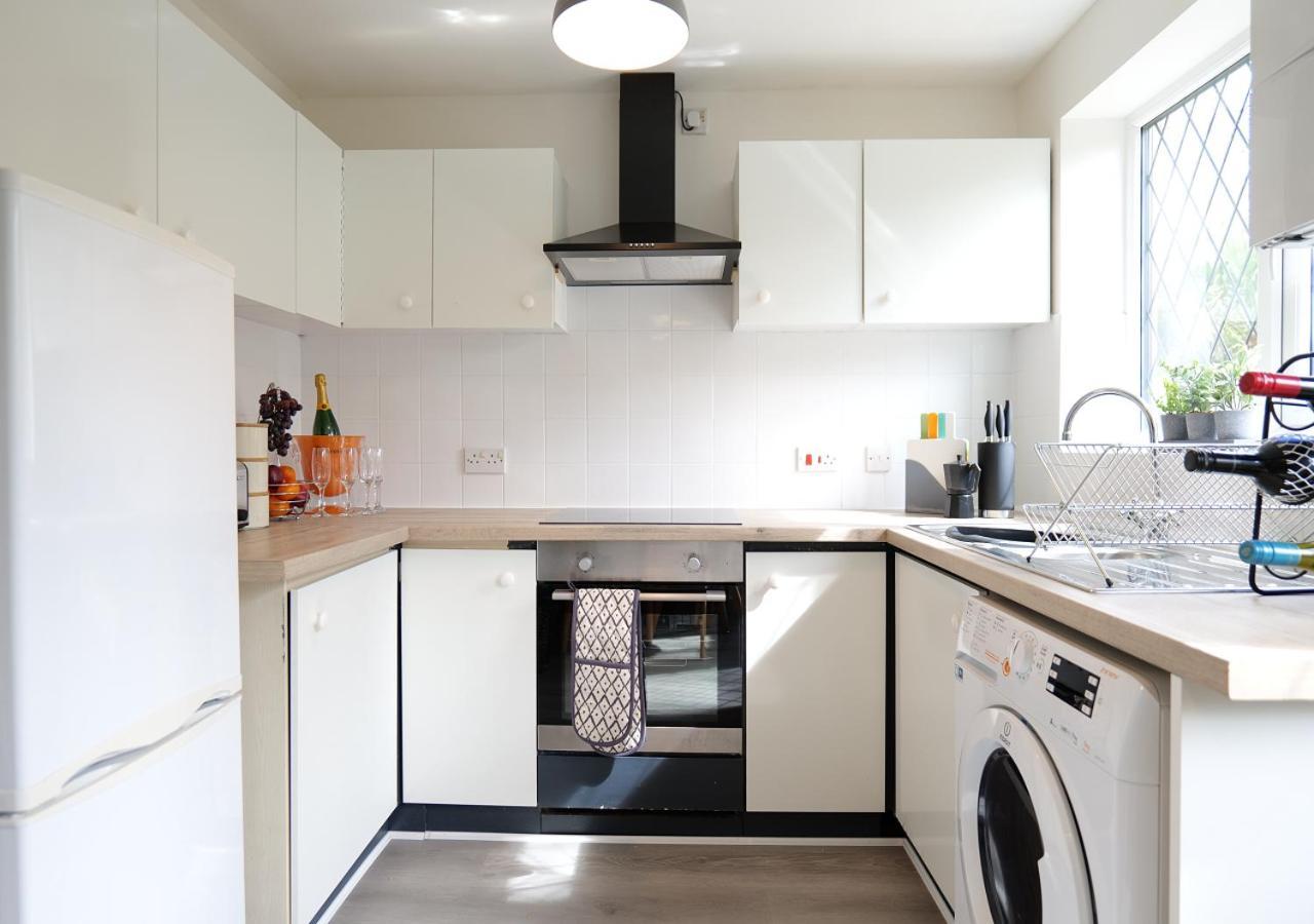 Modern Spark Home With Parking, Garden, Wi-Fi Birmingham Eksteriør billede