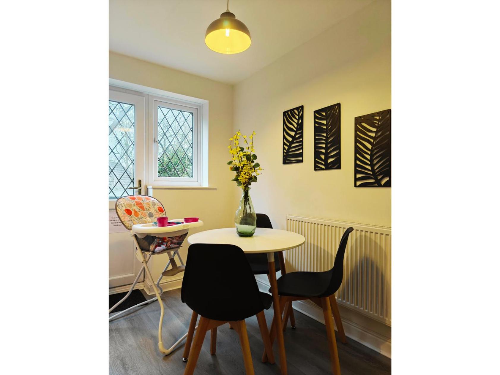 Modern Spark Home With Parking, Garden, Wi-Fi Birmingham Eksteriør billede