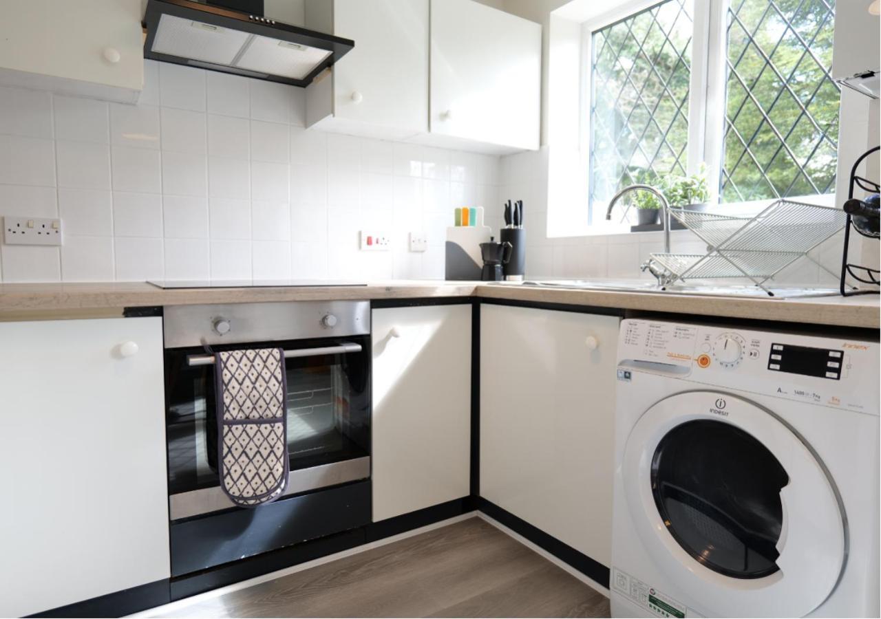 Modern Spark Home With Parking, Garden, Wi-Fi Birmingham Eksteriør billede